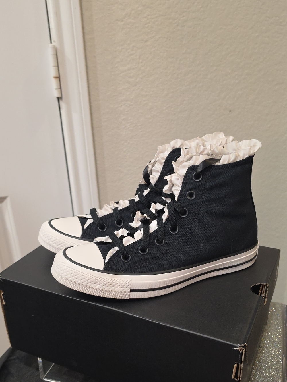 Converse Chuck Taylor All Star Frills High-Top Sneaker- Black - Picture 8 of 11